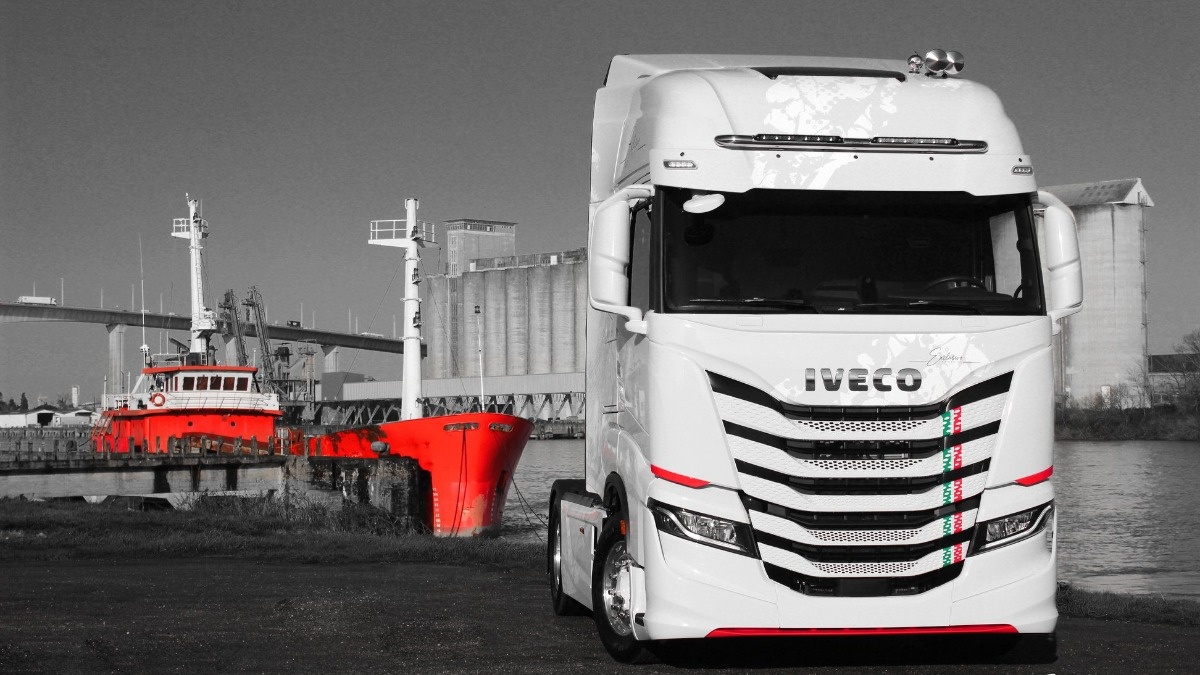 KEYENCEデスクランナー改イベコ S-way IVECO