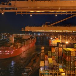 Container turnover in the port of Rotterdam is gradually recovering